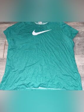 The Nike Tee
